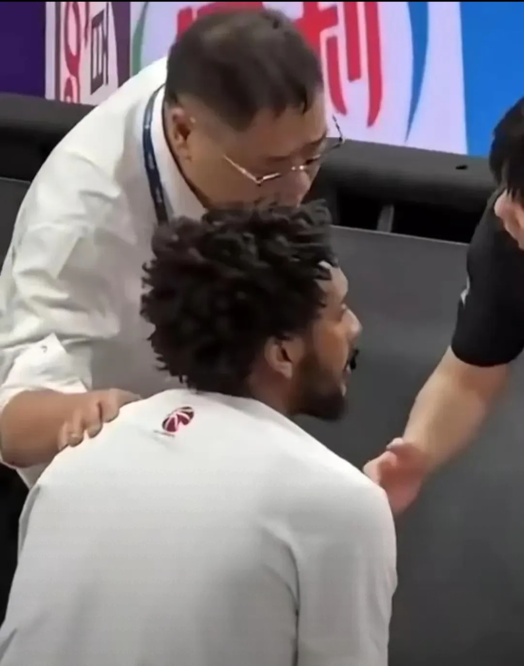 惊险一役让球员和教练汗流浃背，引发热议的简单介绍