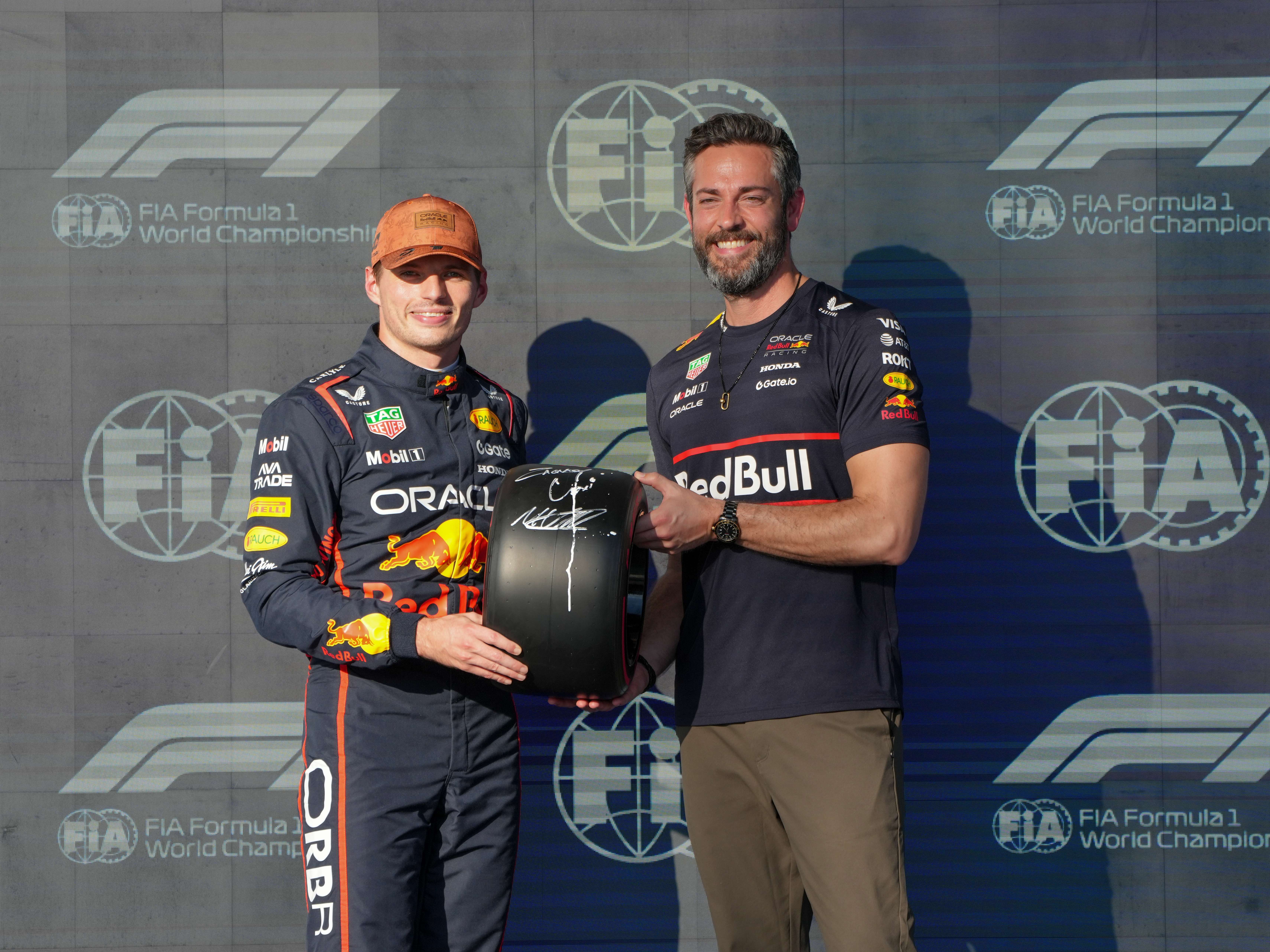 雷诺车队横扫梅赛德斯，维斯塔潘刷新纪录