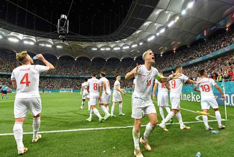 法国队绝杀丹麦队,黄鸭组合状态火热 法国队绝杀丹麦队,黄鸭组合状态火热