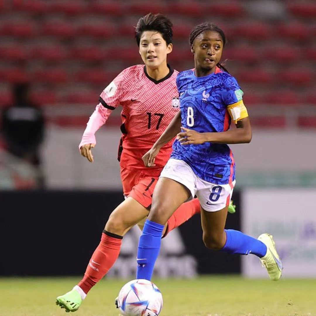 日本队险胜法国队，黄鸭组合扛起全队