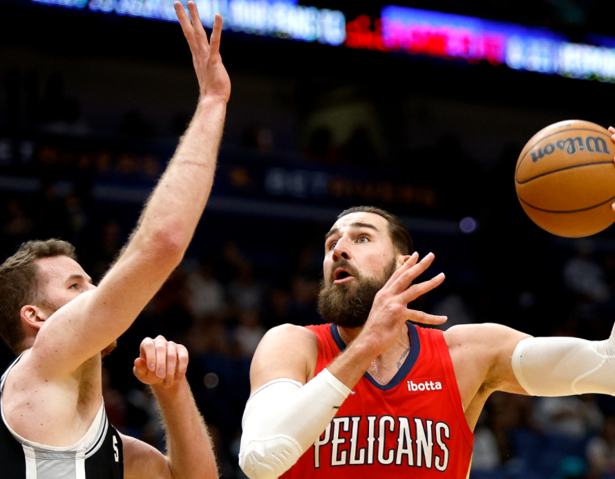 湖人鏖战快船,麦科勒姆刷新纪录 湖人鏖战快船,麦科勒姆刷新纪录