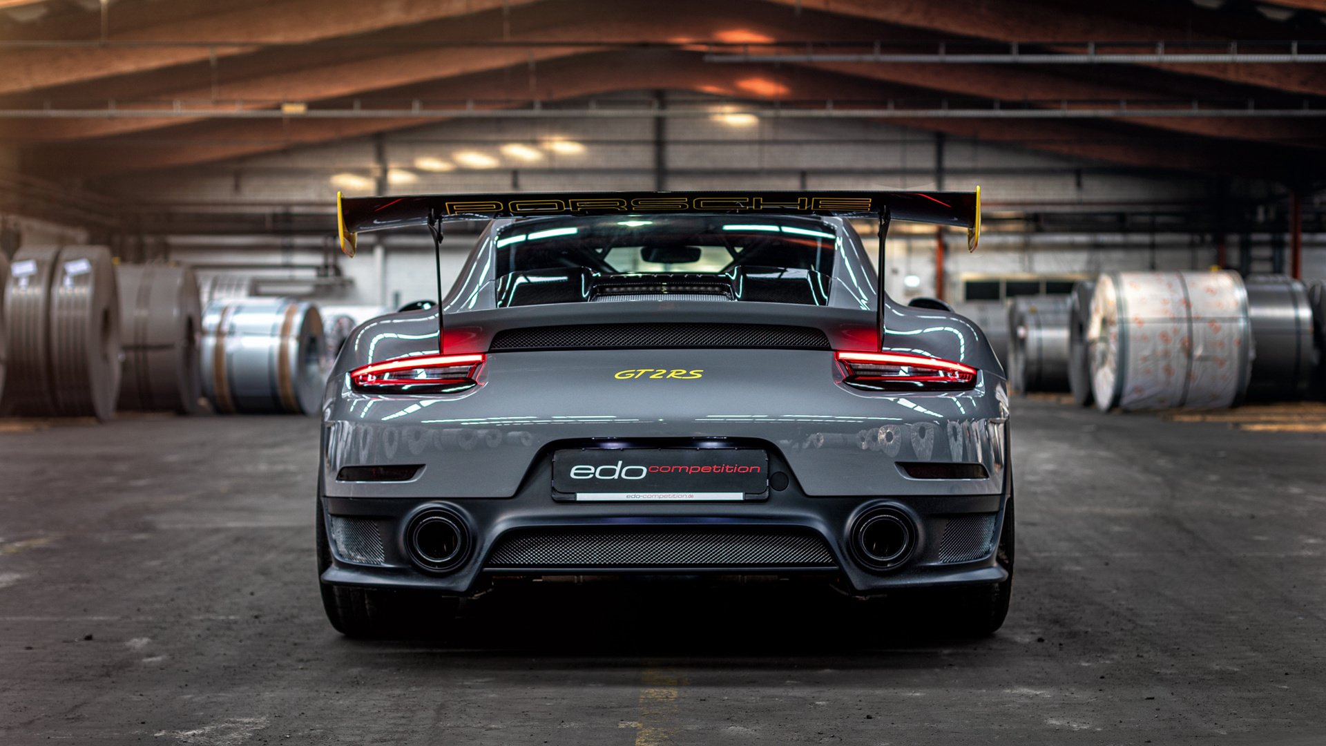 夜光赛道与百冠雄心,保罗·里卡多的里程碑之夜如何照亮F1的街头狂想